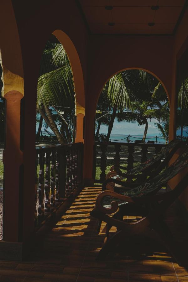 Anse Kerlan Beach Chalets 외부 사진